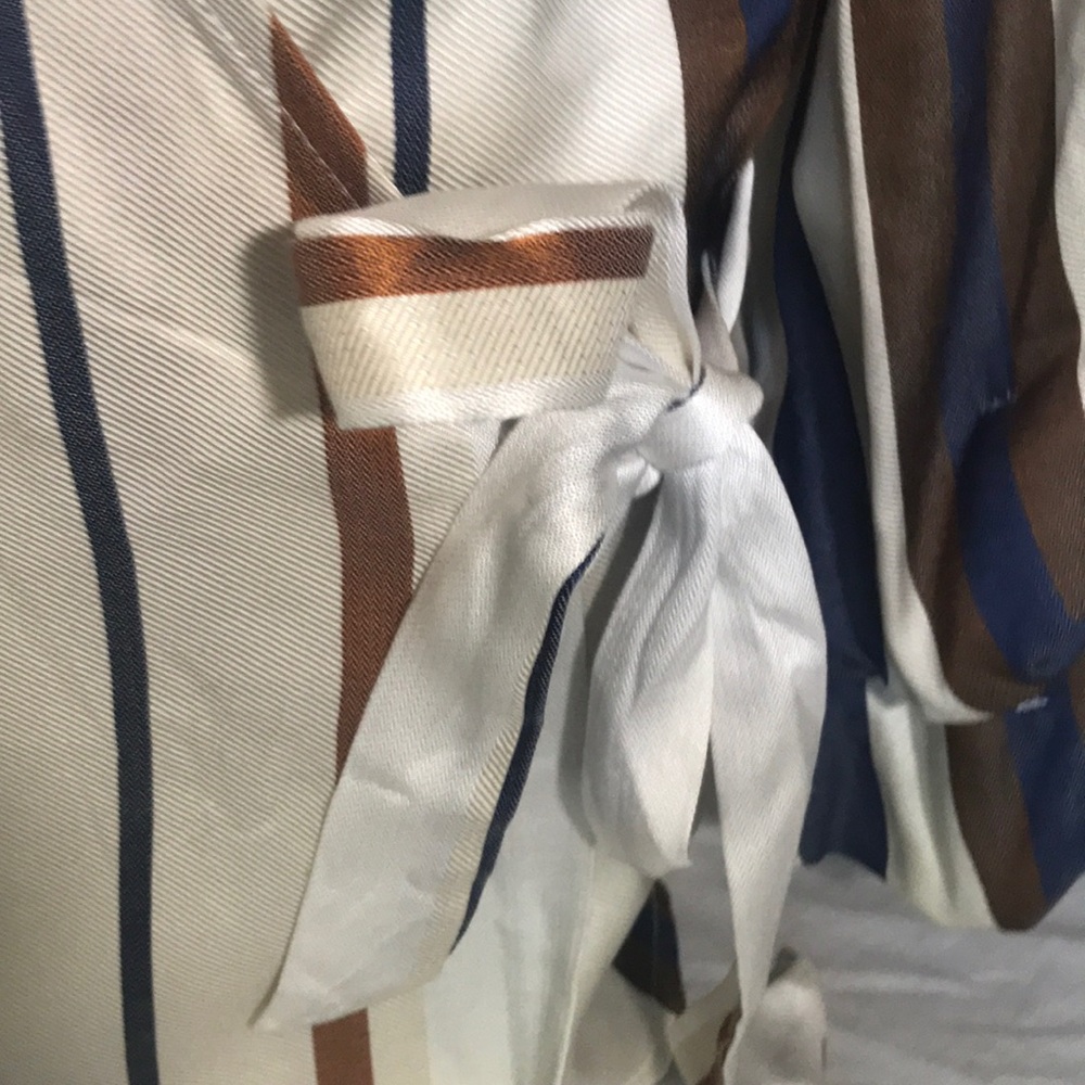 “ITALIAN” VINTAGE  Designer Wrap Blouse fab sleeves. - Picture 4 of 14